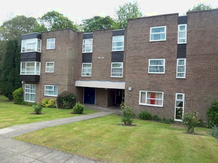 2 Bedroom Flat To Rent In Robinwood Court, Roundhay, Leeds, LS8