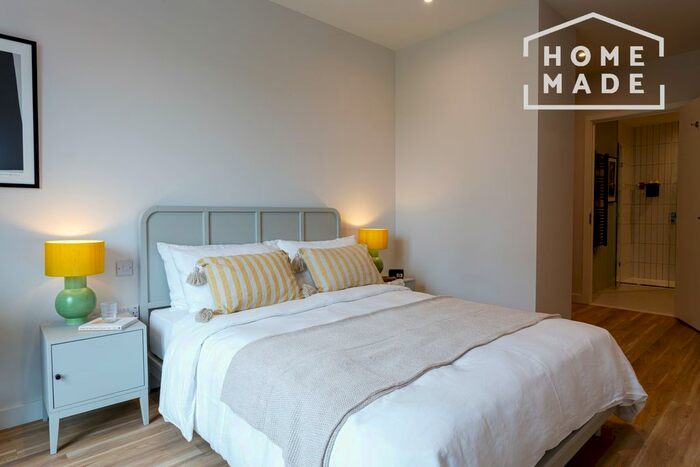 3 Bedroom Flat To Rent In Greenford Quay, Greenford, UB6