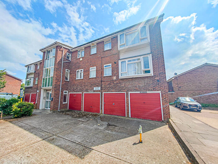 1 Bedroom Flat For Sale In , Crowden Way, North Thamesmeasd, SE28