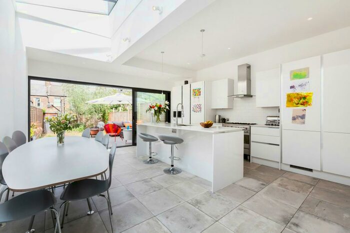 4 Bedroom Terraced House To Rent In Hinton Road, London, SE24