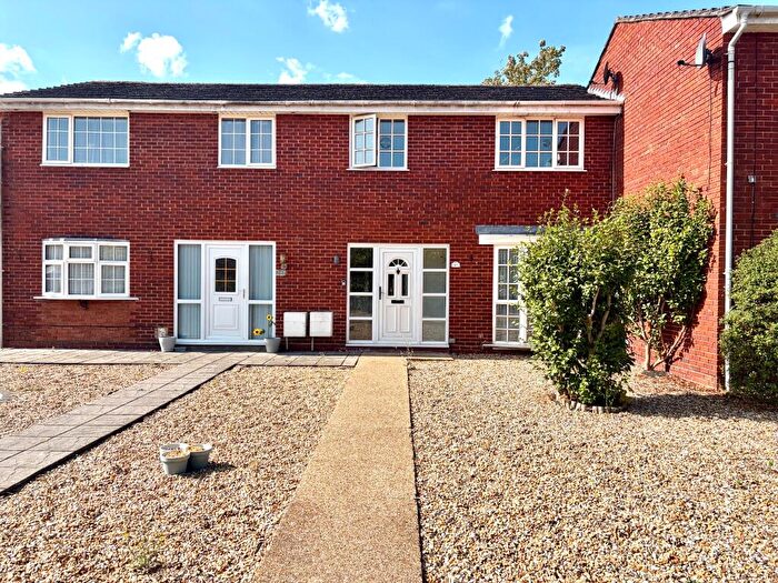 3 Bedroom Terraced House To Rent In Pettinger Gardens, SO17