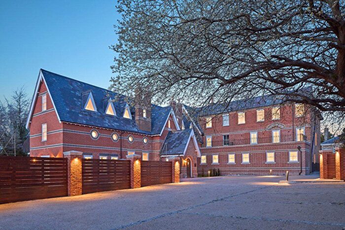 2 Bedroom Flat For Sale In Royal Oak, High Street, Sevenoaks, Kent, TN13