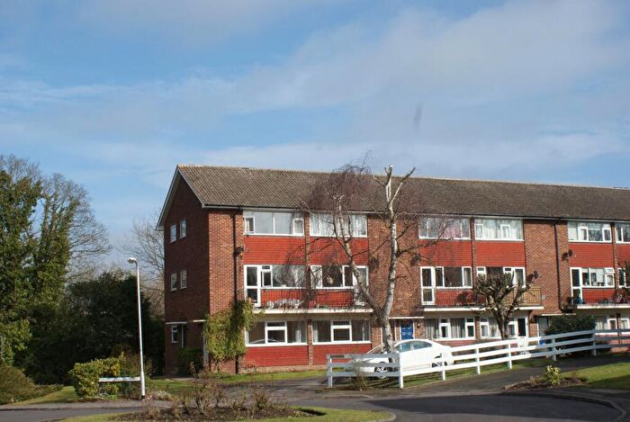 2 Bedroom Maisonette To Rent In Springfield Park, Twyford, RG10