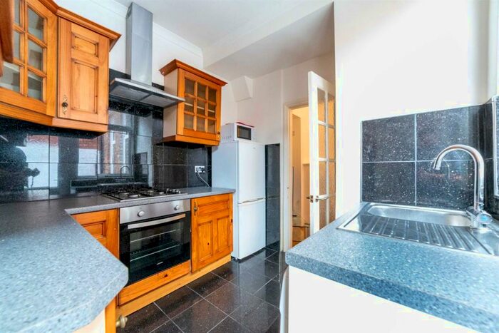 2 Bedroom Flat To Rent In &#;pppw - Cavendish Road, Jesmond, Newcastle Upon Tyne, NE2