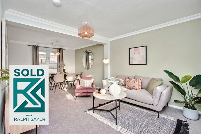 3 Bedroom Semi-Detached House For Sale In Hillside Road, The Poplar, Craigiehall Meadows, Craigiehall, Edinburgh, EH30