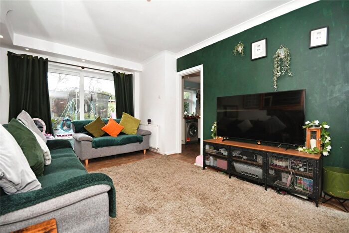 3 Bedroom Terraced House For Sale In St. Augustines Crescent, Chesterfield, Derbyshire, S40