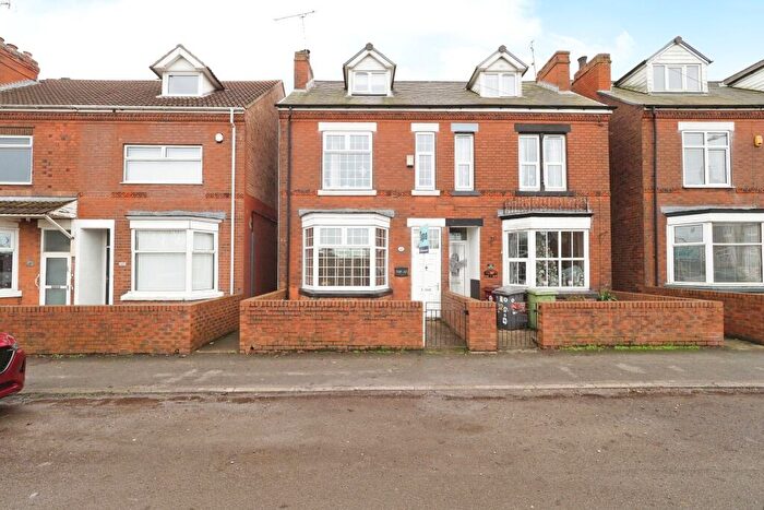 3 Bedroom Semi-Detached House For Sale In Station Road, Mansfield, NG20