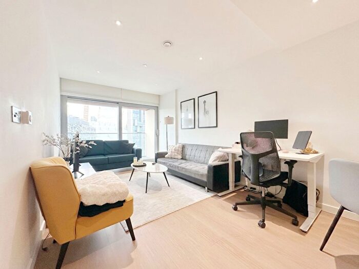 1 Bedroom Flat For Sale In Riverside Penninsula, Greenwich Penninsula, SE10