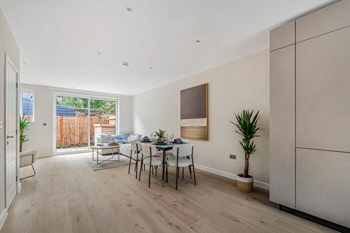 3 Bedroom Mews For Sale In Unit C The Warwick, Ealing, W5