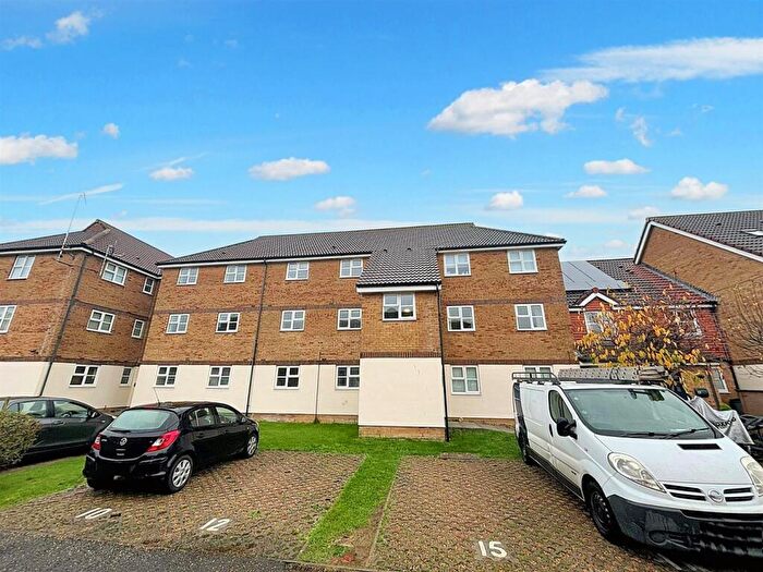 2 Bedroom Flat For Sale In Falmouth Close, Eastbourne, BN23