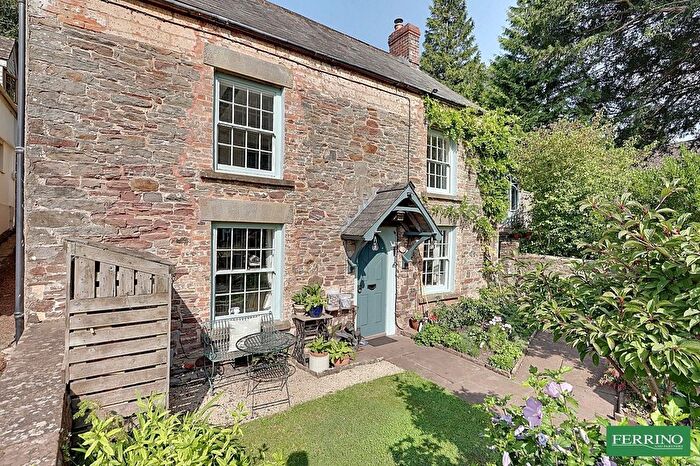 4 Bedroom Detached House For Sale In ( Beds And Beautiful Garden), Gatcombe, Blakeney, Gloucestershire., GL15