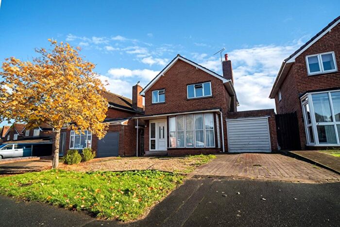 3 Bedroom Detached House For Sale In Windsor Road, Lawns, Swindon, Wiltshire, SN3