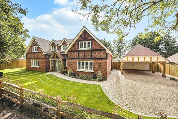 5 Bedroom Detached House For Sale In Browninghill Green, Baughurst, Tadley, Hampshire, RG26