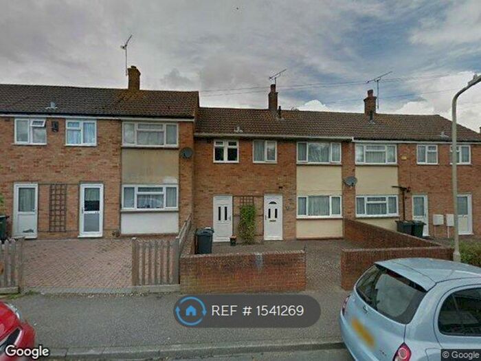 3 Bedroom Terraced House To Rent In Oak Tree Road, Ashford, TN23