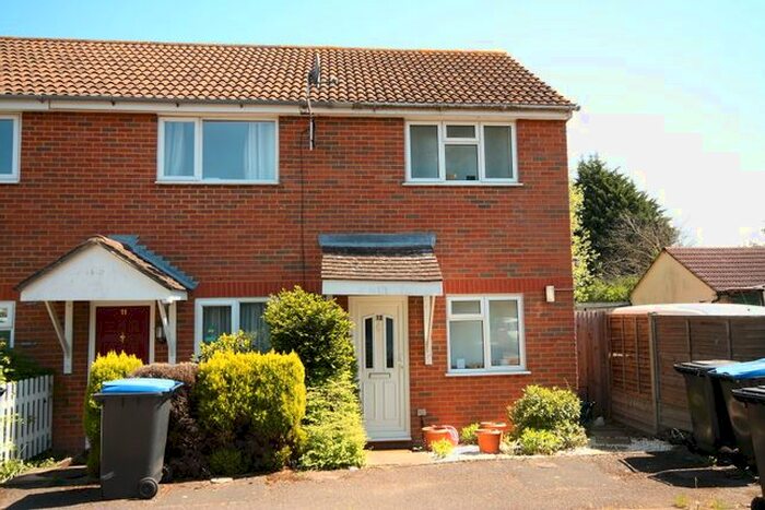 1 Bedroom Terraced House To Rent In Courtenay Mews, Woking, GU21