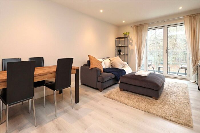 1 Bedroom Flat For Sale In Monument Road, Woking, GU21