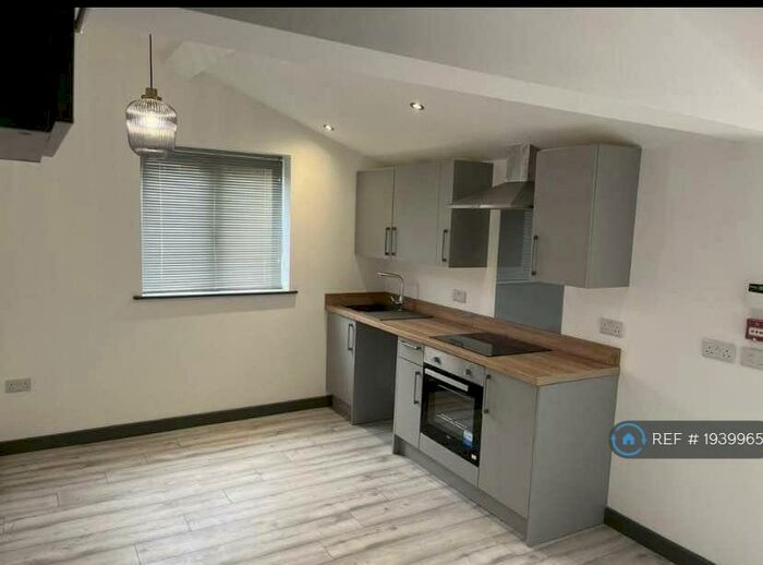 2 Bedroom Flat To Rent In Station Road, Ilkeston, DE7