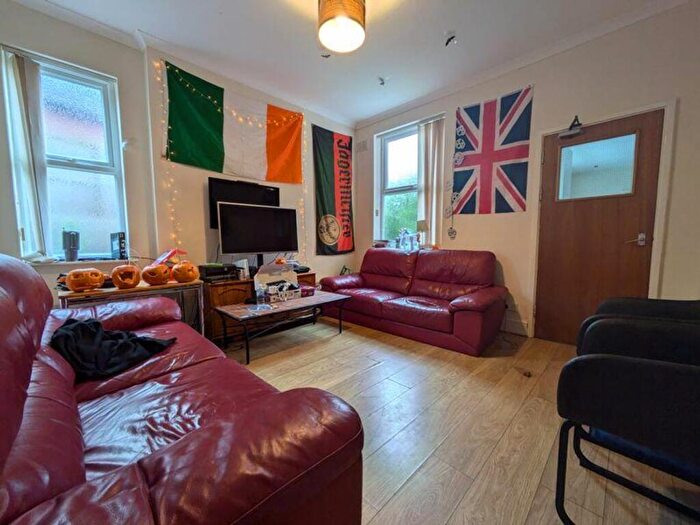 6 Bedroom House To Rent In Willoughby Avenue, Nottingham, NG7