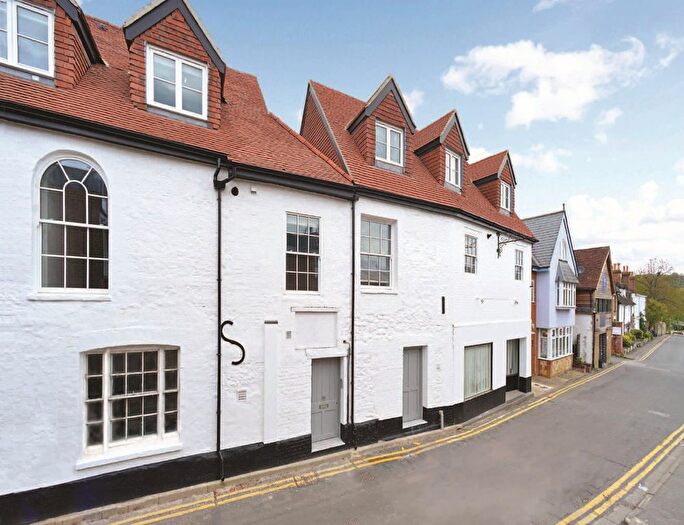 2 Bedroom Flat To Rent In Great George Street, Godalming, GU7