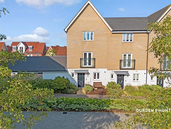 4 Bedroom End Of Terrace House For Sale In Alderwood Terrace, Chigwell, IG7