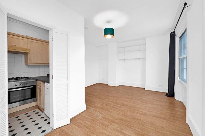 1 Bedroom Flat To Rent In Mornington Terrace, Camden, NW1