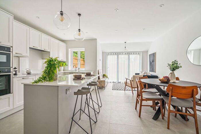 4 Bedroom Property For Sale In Mayflower Way, Beaconsfield, HP9