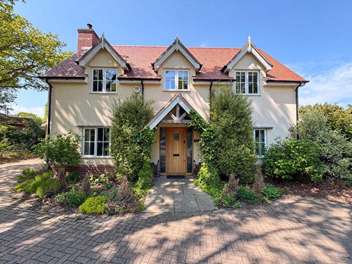 4 Bedroom Detached House For Sale In High Road, Layer-de-la-haye, CO2