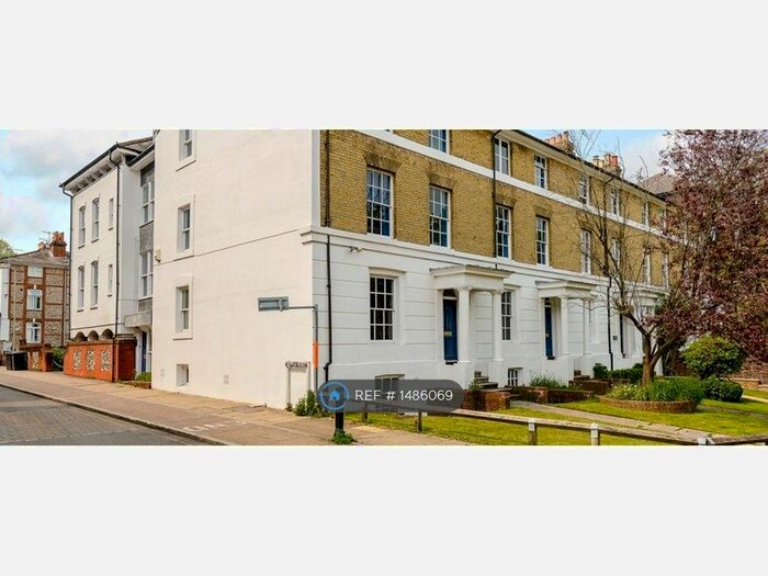 1 Bedroom Flat To Rent In Parmenter House, Winchester, SO23