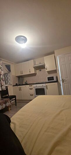Studio To Rent In Dagenham, RM8