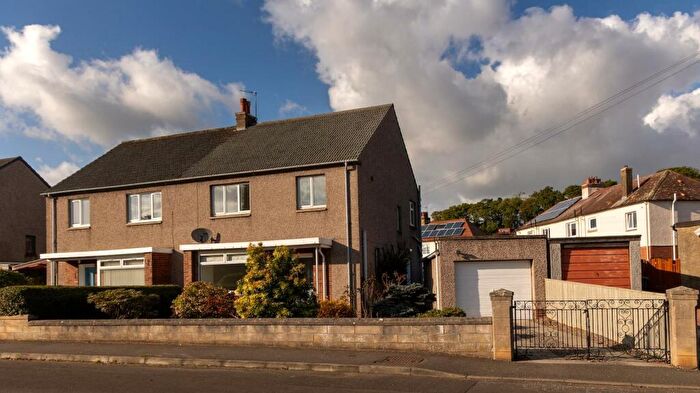 3 Bedroom Semi-Detached House For Sale In Dean Drive, Crossford, KY12
