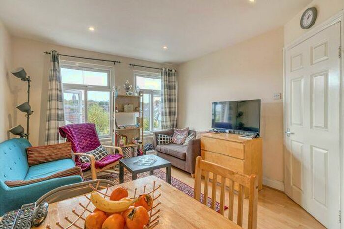 2 Bedroom Flat To Rent In A, Finchley Road, Temple Fortune, NW11