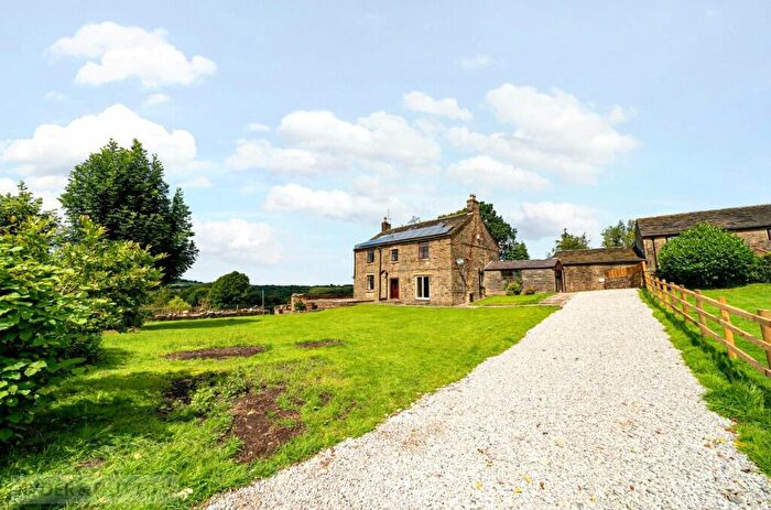 5 Bedroom House For Sale In Woodseats Lane, Charlesworth, Glossop, Derbyshire, SK13