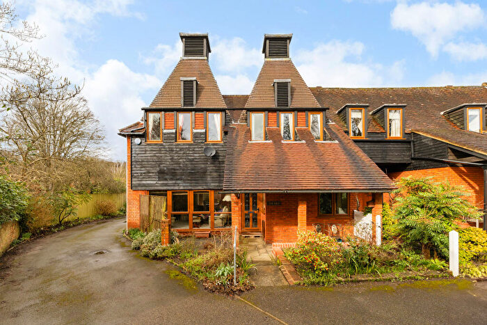 4 Bedroom Barn Conversion For Sale In The Street, Puttenham, GU3