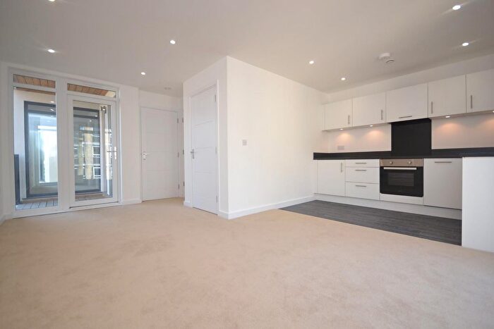 1 Bedroom Flat To Rent In High Street, Reading, RG1