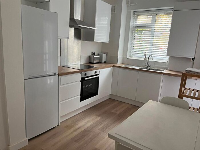 1 Bedroom Flat To Rent In Rawson Street, London, SW11