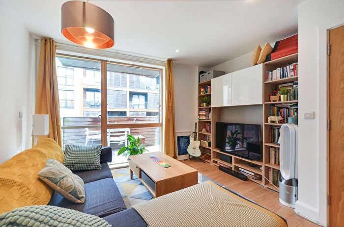 1 Bedroom Flat For Sale In Violet Road, London, E3