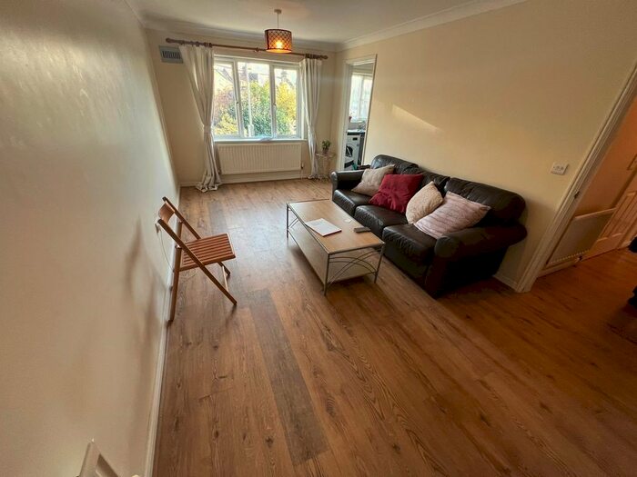 1 Bedroom Flat To Rent In Genista Road, London, N18