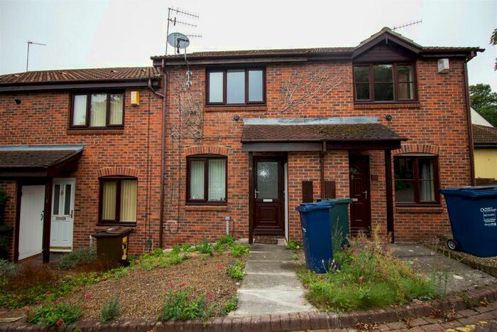 2 Bedroom House To Rent In Hunters Place, Newcastle Upon Tyne, NE2