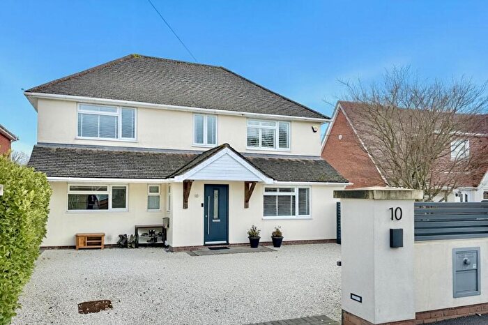 5 Bedroom Detached House For Sale In Seymour Road, Ringwood, BH24