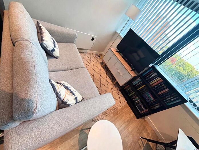 Studio To Rent In Seymour Grove, Manchester, M16