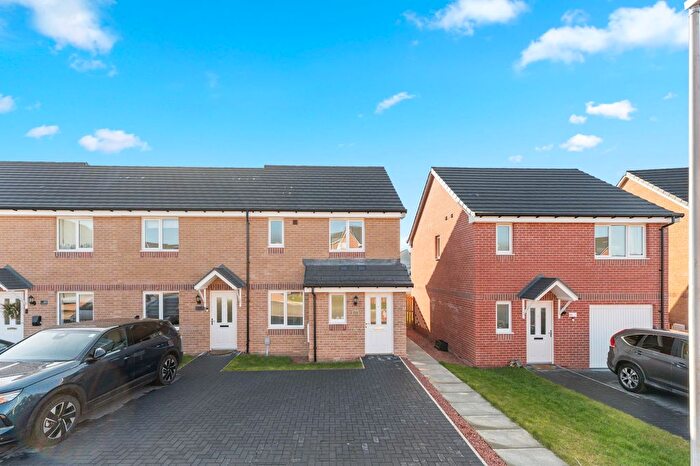 3 Bedroom End Terrace House For Sale In Middlerig Avenue, Reddingmuirhead, FK2