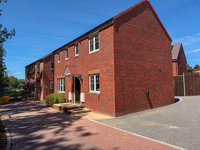 3 Bedroom Detached House For Sale In Lambourn Meadows, Lower Way, Thatcham, RG19