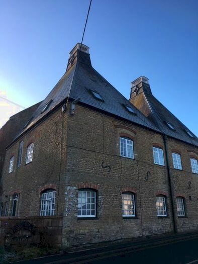 2 Bedroom Flat To Rent In Westbury Leigh, Westbury, BA13