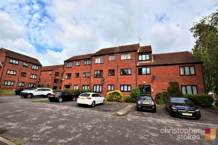 1 Bedroom Flat To Rent In Silverfield, Broxbourne, Hertfordshire, EN10