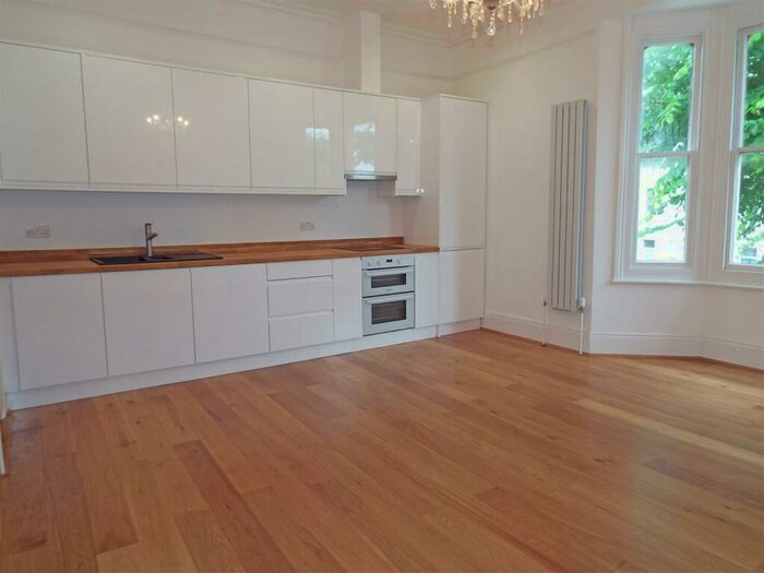 3 Bedroom Maisonette To Rent In Goldstone Villas, Hove, BN3