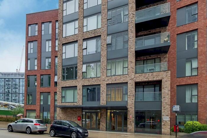 3 Bedroom Flat To Rent In Cherry Orchard Road, Croydon, CR0