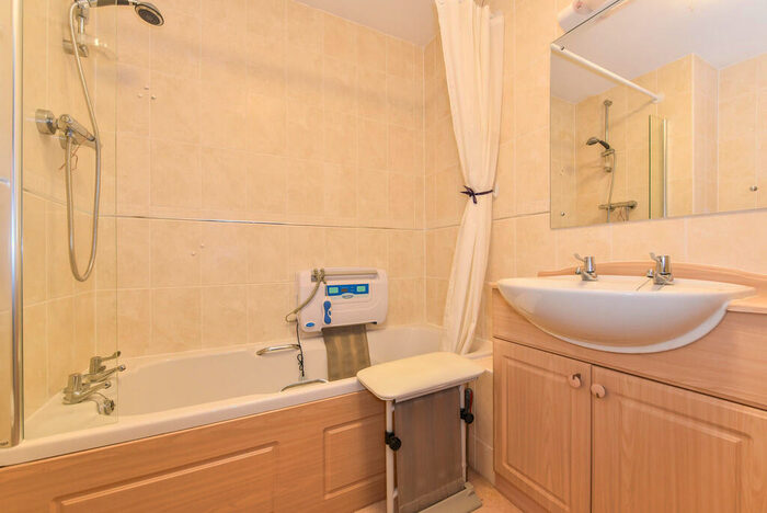 2 Bedroom Apartment To Rent In Tower Road, Liphook, GU30