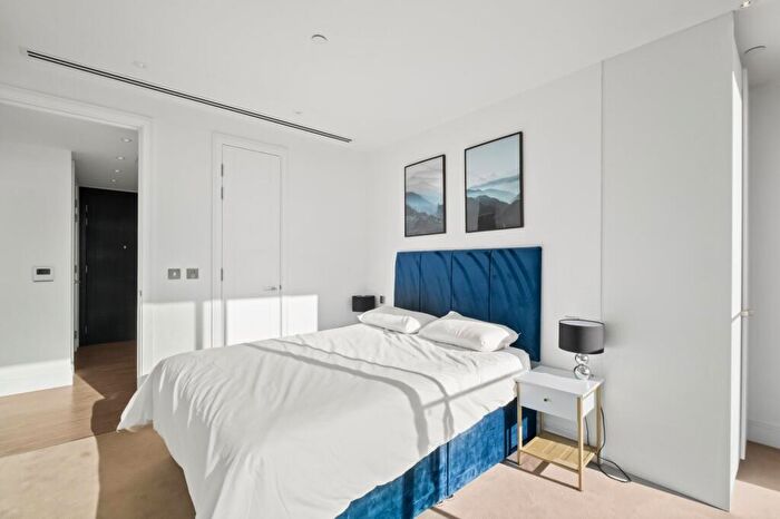 2 Bedroom Flat To Rent In Carrara Tower, Bollinder Place, EC1V