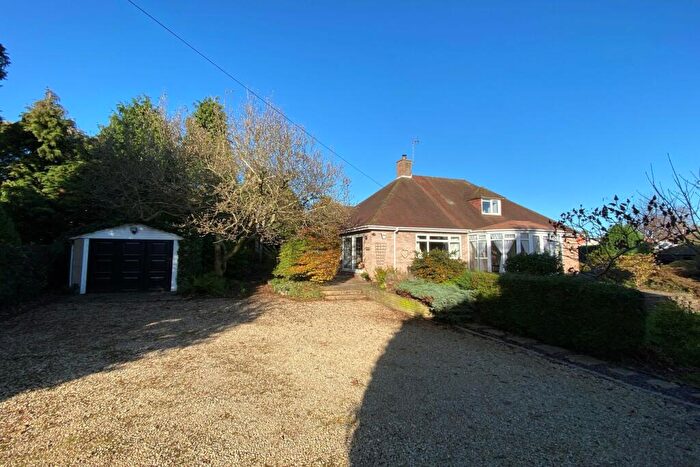 3 Bedroom Bungalow For Sale In Chaddesley Road, Kidderminster, DY10