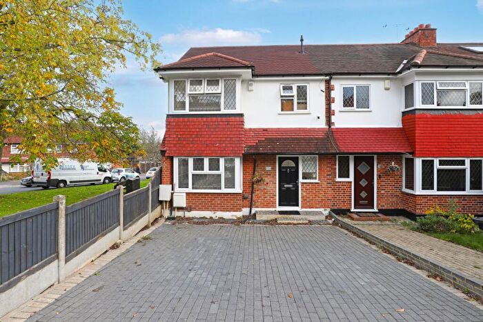 4 Bedroom End Of Terrace House For Sale In Rous Road, Buckhurst Hill, IG9